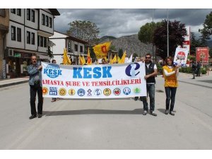 1 MAYIS KUTLAMASINDA İSTİKLAL MARŞI KRİZİ