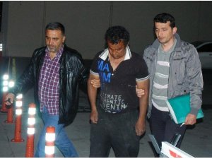 PARA İSTEYEN KARDEŞİNİ BIÇAKLADI