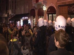 ÇEVİK KUVVET EĞLENEN GAZETECİLERİ "EYLEMCİ" SANINCA