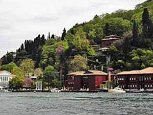 YALIDAN SONRA İKİ DE KÖŞK ALDI