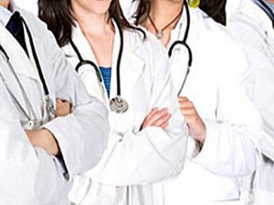 SAĞLIKÇILARDAN "NÖBET" PROTESTOSU