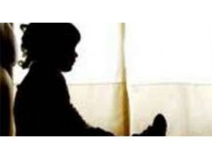 ÖZ KIZINA İSTİSMAR!