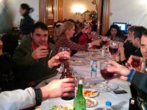 Öğretmen Evinde Yasağın İnadına İçtiler