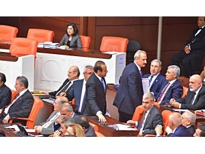 MECLİSTE TARİHİ OTURUM