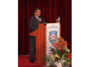 'DÜNYADA HER YIL 1 MİLYON 250 BİN KİŞİ TRAFİK KAZALARINDA ÖLÜYOR