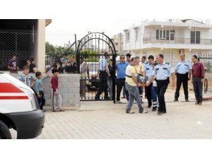 ENİŞTESİNİ VE KARDEŞİNİ BIÇAKLADI