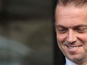 İSTEDİĞİ PARA DUDAK UÇUKLATTI