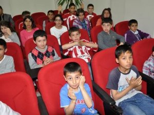 SEVGİ VE ÇOCUK EVLERİNDEKİ ÇOCUKLARA DIN EĞİTİMİ