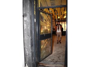 TOPHANE'DE SANAT GALERİSİNE SALDIRI