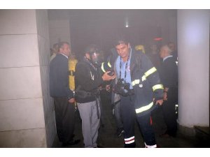 ADLİYE EMANET DEPOSUNDA YANGIN