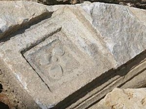 GECEKONDU YIKILDI, ANTİK TİYATRO ÇIKTI