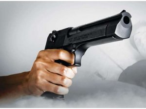 EŞİNİ, KIZINI VE SEVGİLİSİNİ ÖLDÜRDÜ