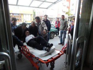 DÜĞÜNDE HAVAYA ATEŞ ETMEK İSTEYEN POLİS, İMAMI VURDU