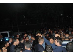 EDİRNE'DE GERGİN GECE, POLİS HAVAYA ATEŞ AÇTI