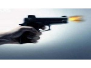 KADIN POLİTİKACIYA SOKAK ORTASINDA İNFAZ