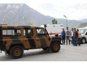 PKK ATEŞ AÇTI BİR ASKER AĞIR YARALI