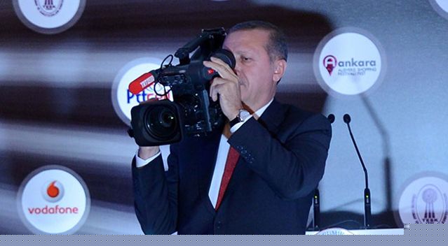 SOMA'DA İŞÇİLER ÖLÜRKEN BAŞBAKAN