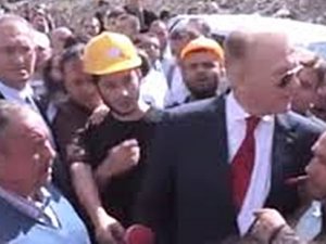 SAÇINI BOYAMIŞ TAKIM ELBİSEYLE GELMİŞSİN GİT BURADAN