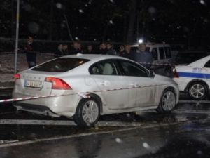 İş Adamı Otosunda Öldürüldü