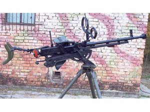 ÖÇ ALMAK İÇİN DOÇKA İLE KARAKOLA SALDIRDI