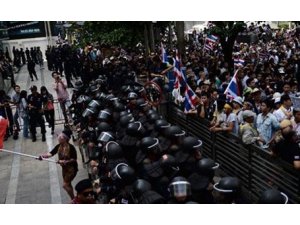 HÜKÜMETTEN HABERSİZ SIKIYÖNETİM!