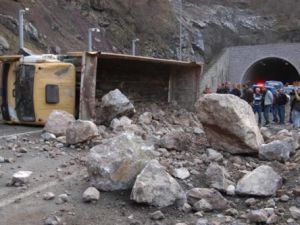 Yok Böyle Bir Tesadüf; Baba Oğul Tünelde Çarpıştılar