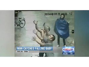 3. KATTAN DÜŞEN BEBEK BÖYLE KURTARILDI