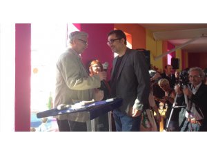 NURİ BİLGE CEYLAN CANNES'TE ÖDÜL ALDI