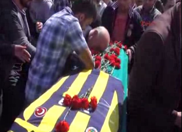 UĞUR KURT'UN AİLESİ: ADALET VARSA KATİLLER BULUNSUN