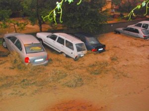 ÇORUM'U SEL BÖYLE VURDU