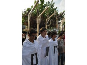 AKP GENÇLİĞİ KEFENE SARILDI