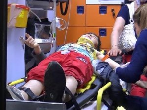 SAKARYA'DA FECİ KAZA! İNSANLAR YOLA SAVRULDU!