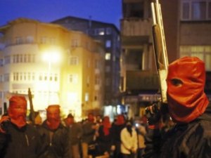 OKMEYDANI'NDA BELİREN SİLAHLI GRUPLAR KİMİN MAŞASI