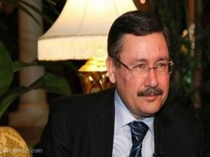 GÖKÇEK'TEN SANATÇILARA MAHKEME TEHDİDİ