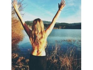 INSTAGRAM'IN YENİ ÇILGINLIĞI "ÜSTSÜZ TUR"