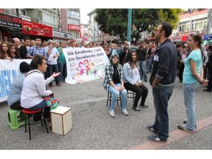 BALIKESİR'DE GEZİ TİYATROSU