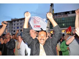 YALOVA CHP ZAFERİNİ BÖYLE KUTLADI