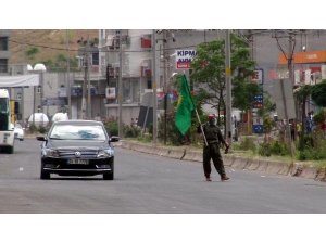 GÜNEYDOĞU YİNE KARIŞTI DEVLET DAİRELERİNE SALDIRI