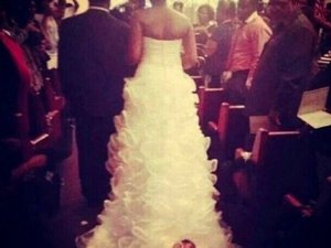 BEBEĞİNİ NİKAHINA MALZEME YAPTI