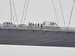 BOĞAZİÇİ KÖPRÜSÜNDE İNTİHAR TRAFİĞİ FELÇ ETTİ