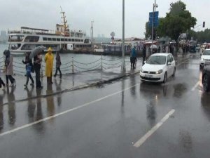 İSTANBUL'DA METEOROLOJİ UYARISI GERÇEKLEŞİYOR