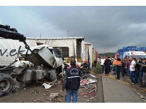 TIR DEHŞET SAÇTI 2 ÖLÜ 3 YARALI