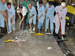 400 YATAKLI HASTANEYİ SU BASTI