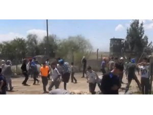 ASKERİ ÜS'TEKİ TÜRK BAYRAĞIMIZI BÖYLE İNDİRDİLER