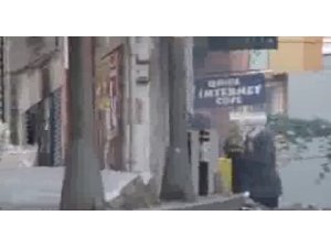 YAŞLI KADIN EYLEMCİLERLE BÖYLE TARTIŞTI