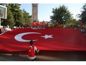 ÜLKE ÇAPINDA "BAYRAĞA SAYGI" YÜRÜYÜŞLERİ