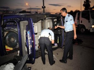 ÜSTÜ AÇIK OTOMOBİL KAZASI 1 ÖLÜ 3 YARALI