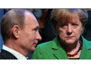 MERKEL'İ DEHŞETE DÜŞÜREN OLAY