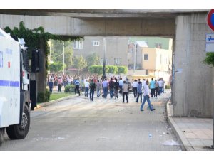 FLAŞ HABER! ADANA SAVAŞ ALANINA DÖNDÜ 1 ÇOCUK ÖLDÜ!