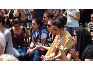 UMUTSUZ EV KADINLARI'NI YASA BOĞAN ÖLÜM